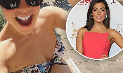 Hot Sexy Melanie Vallejo Bikini Pics