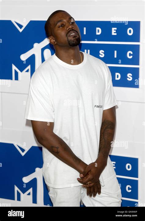 New York, Us. 29th Aug, 2016. Rapper Kanye West attends the MTV Video ...