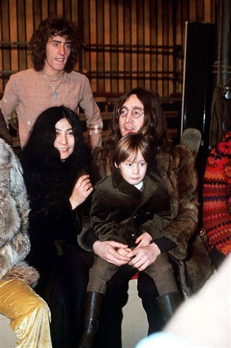 John Lennon Yoko Ono Julian Lennon John Lennon Beatles The Beatles Jhon Lennon Beatles