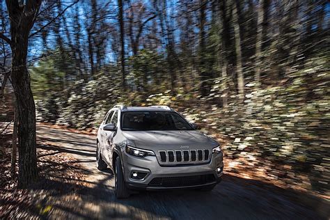 2021 Jeep Cherokee Embraces The Lux Way Of Life For Latitude Trim Autoevolution