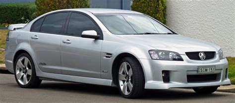 File:2009-2010 Holden VE Commodore SS V sedan 01.jpg - Wikipedia, the ...