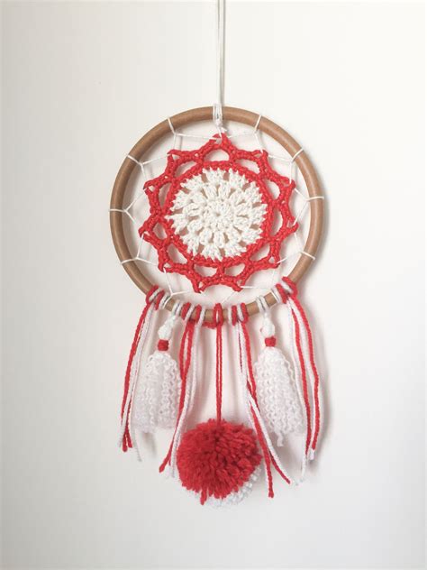 This Dreamcatcher Has A Christmas Spirit To It Christmas Crochet