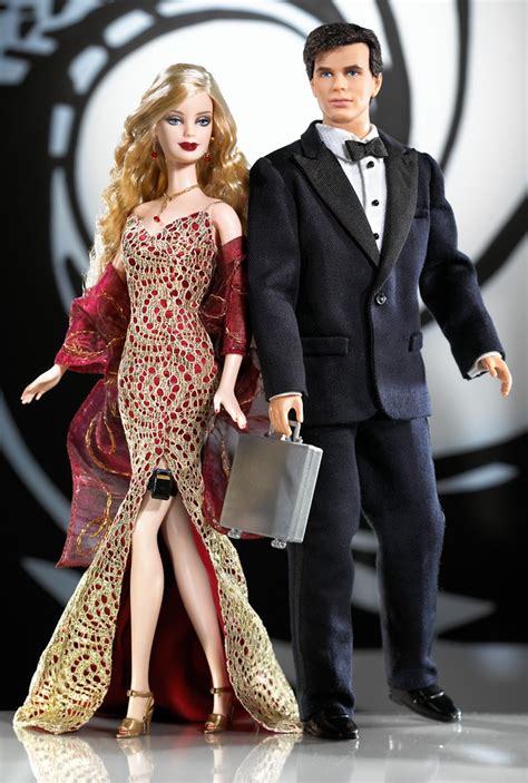 zongorázni Leselkedik Gumi barbie james bond 007 Beporzó Izgatottnak ...