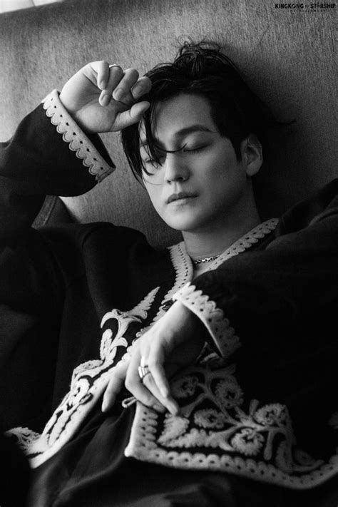 Pin By 櫻井美鈴 On アーティスト 写真 Kim Bum Kim Sang Army Girlfriend Style