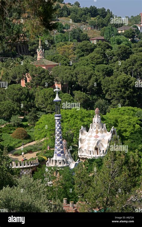 Barcelona el Parc Güell de Gaudí arquitectura cargadores lodge y el