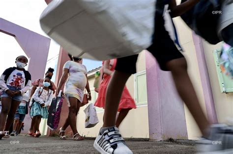 Rentrée scolaire les élèves de La Réunion sont installés dans leurs