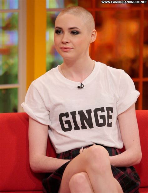 Karen Gillan Daybreak High Resolution Posing Hot Babe Beautiful