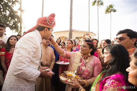 Varmala Indian Wedding Tradition