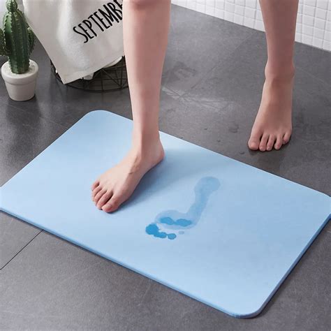 Eco Friendly Diatomite Bath Mat Anti Slip Quick Drying Water Bathroom High Efficiency Water ...