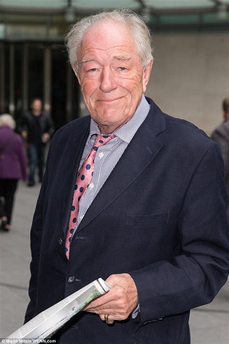 Michael Gambon 2018: Haircut, Beard, Eyes, Weight, Measurements ...