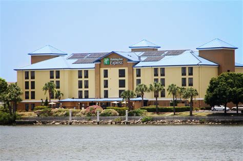 Holiday Inn Express Hotel & Suites Tampa | Secure Your Holiday, Self ...