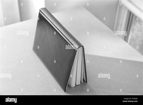 Tabel ware Schwarzweiß Stockfotos und bilder Alamy