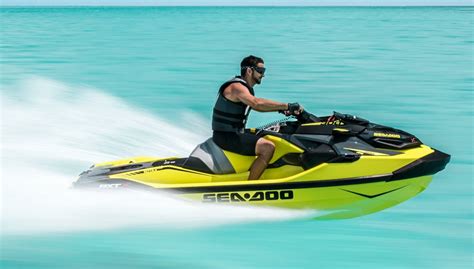 2018 Sea-Doo RXT-X 300 Review - Personal Watercraft