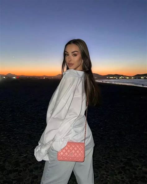 Model Struts Her Stuff In Sexy Lace Lingerie As Fans Left Gushing Over Set Daily Star