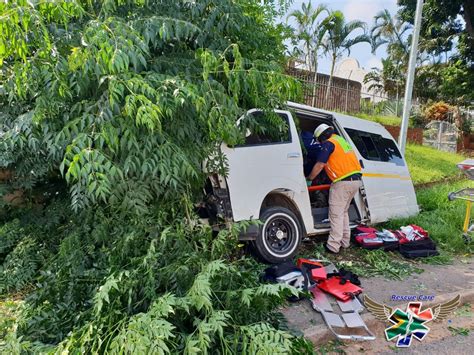 Update Multiple Injured As Taxi Crashes Into Tree Berea Mail