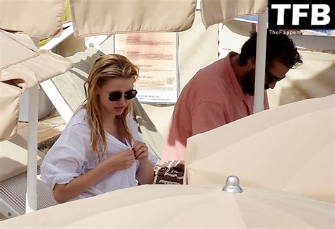 Mia Goth Goth Mia Officalmiagoth Nude Leaks OnlyFans Photo TheFappening