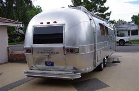 1969 29 Airstream Ambassador Estrella Camp