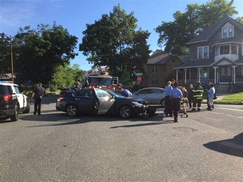 2 Vehicle Crash In Springfield Sends Female To Hospital With Unknown