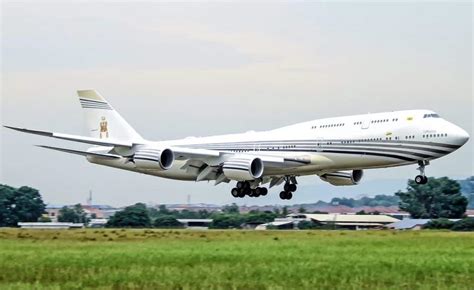 Sultan Of Bruneis Private Jet Boeing 747 430 The Flying Palace