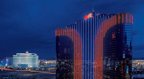 8 Cheap Hotels In Las Vegas For A Spontaneous Summer Getaway - Brit + Co