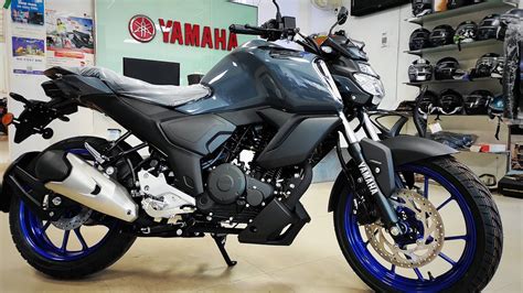 Yamaha Fzs V Deluxe Detailed Review On Road Price New