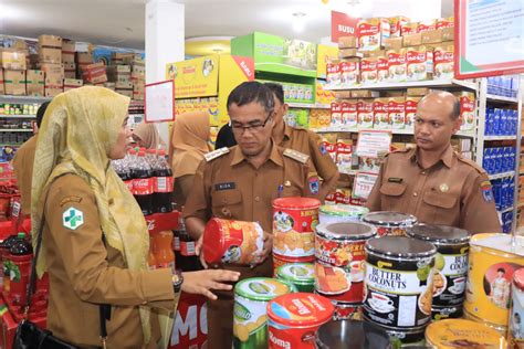 Sidak Ke Pusat Perbelanjaan Pemko Payakumbuh Temukan Makanan Kemasan