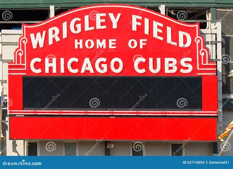 Wrigley Field - Chicago Cubs Editorial Stock Image - Image of cousin ...