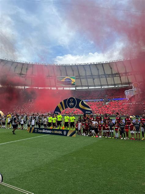 Galo X Flamengo Meia Pode Se Tornar O Maior Vencedor Da Copa Do Brasil