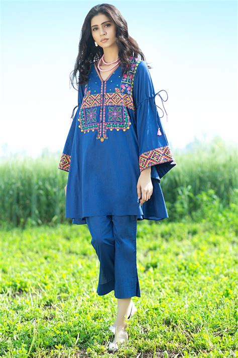 30 Designs Capillaires Personnalisés Latest Summer Kurti Designs