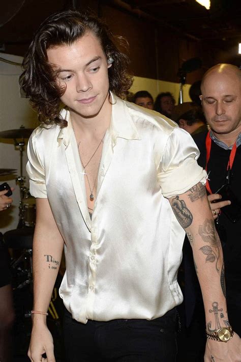 Harry Styles Opens Up About His Sexuality Glamour Uk