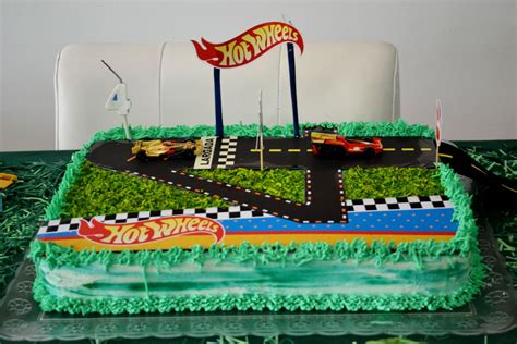 Hot Wheels theme party Festa Temática Hot Wheels Más Hotwheels Birthday Party th Birthday