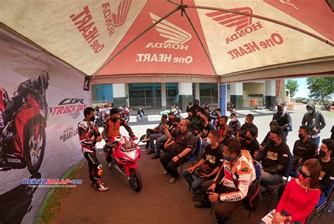 Ini Baru Laki Komunitas Cbr Pacu Adrenalin Di Cbr Track Day Surabaya