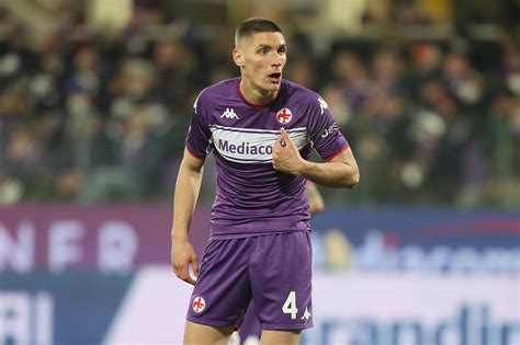 Mercato Fiorentina Milenkovic In Bilico La Decisione Del Giocatore