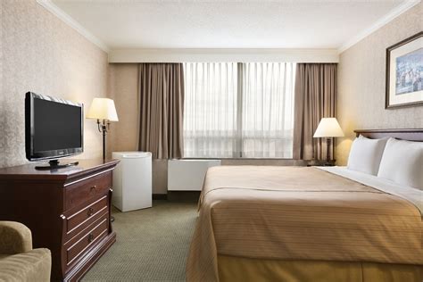 Days Inn by Wyndham Ottawa West | Ottawa, ON Hotels