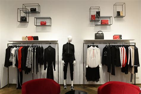 KARL LAGERFELD UNVEILS THE FIRST KARL LAGERFELD STORE IN THAILAND - The ...