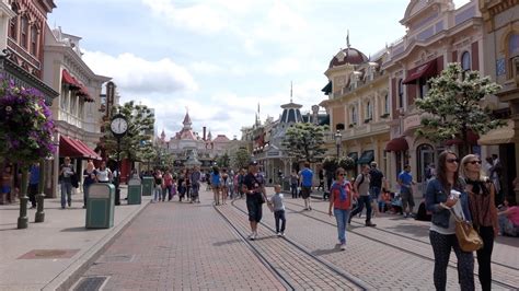 Main Street Usa At Disneyland Paris Youtube