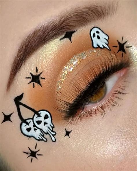 Ghoulish Glam Spooky Halloween Eye Makeup Ideas Sparkles Ghost