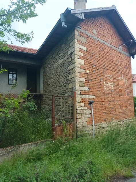 Двуетажна къща, с. Есен, общ. Сунгурларе Двуетажна къща 100 кв.м РЗП ...