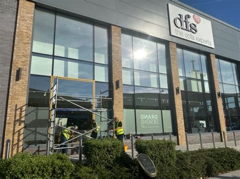 Southern Glass Services Large Shopfront Glass Panel Replacement