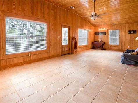 183 County Road 24 Scottsboro Al 35769 Mls 1837851 Zillow