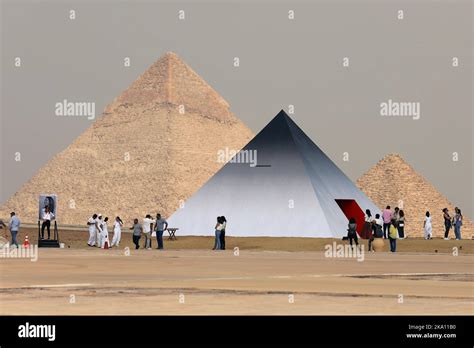 221031 GIZA 31 De Octubre De 2022 Xinhua La Gente Visita Una