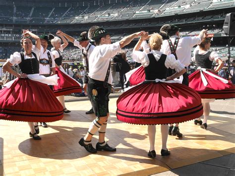 German Traditional Dance Waldmann Brewery | You Don't Need To Renew