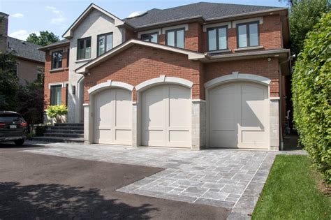 Bayview And York Mills Simple Elegance In A Front Yard Traditional