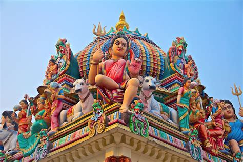 Erleben Sie Den Fesselnden Sri Mariamman Tempel Ein Architektonisches