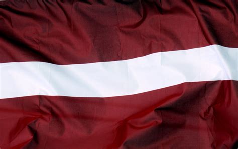 Virs Ogres Plīvos Lielizmēra Latvijas Karogs Lalv