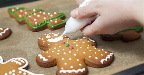 Lebkuchen Verzieren An Der Adv Ntsgass Mit Sutter Begg Sutter Begg In