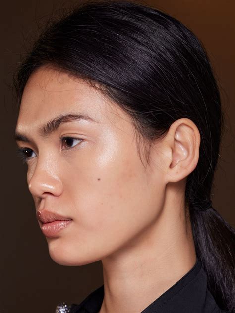 What is primer and do you actually need one? | HELLO!
