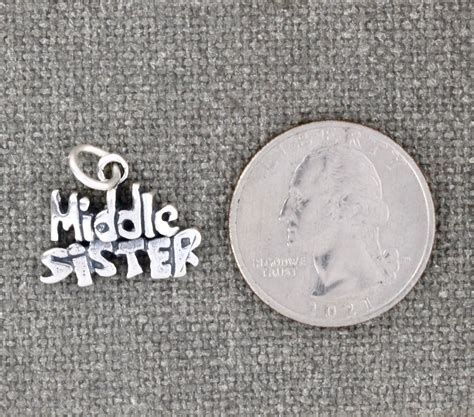 Middle Sister Charm – Mayas Gems