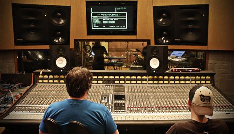 Traits of a Good Music Recording Studio - Green Live