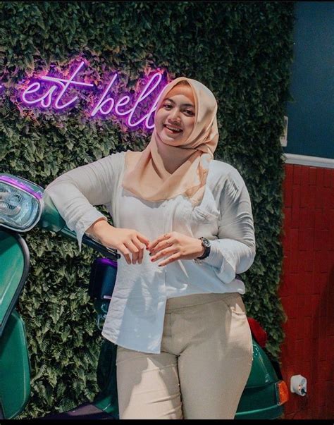 Pin Oleh Fhuron Wanto Di Model Pakaian Hijab Gaya Hijab Mode Hijab Chic